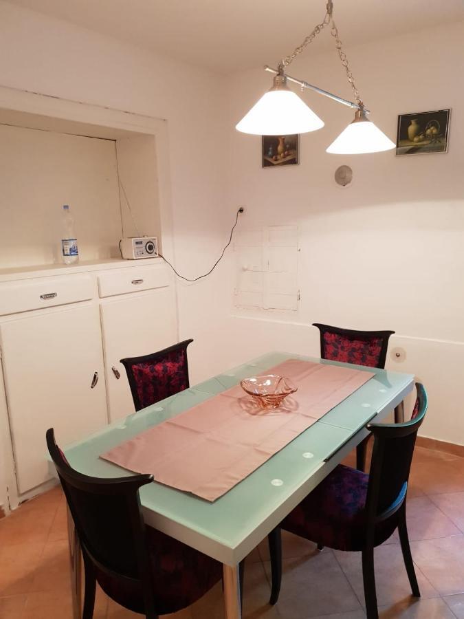 Apartman Pem Pula Exteriör bild